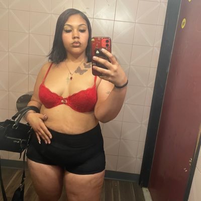 YaLovelyCoco315's profile picture. 23 years young 🥰