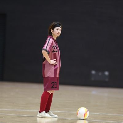 大阪育ち。東京在住。
フットサル歴4年。
フットサルで出会った人みんなみんな素敵。 タパジーダ世田谷#23の人です。
髪の毛が短かったり長かったり
