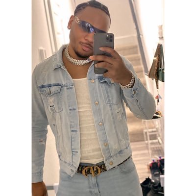 It’s the world’s greatest, going through phases. 💎♊️👑 409 to 🤟🏾tine. #TexasMade