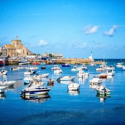 Né en FRANCE, royaume de GABEGIE, kingdom of WASTE (following/RT≠endorsment)