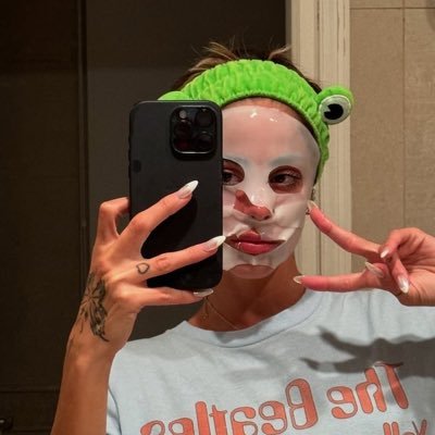 jufntini's profile picture. “No se siente la tormenta cuando está la calma”❤️‍🩹 @tinistoessel