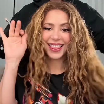 BOLSONARO VAI SER PRESO, BABACA! 😂 AQUI SÓ TEM LUGAR PRA @shakira 👑