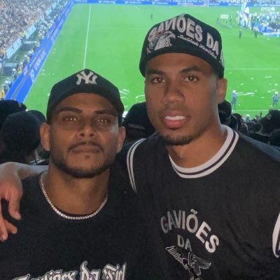 michelfreitasss's profile picture. Uma vida bem escrita é quase tão rara quanto uma bem vivida.💫