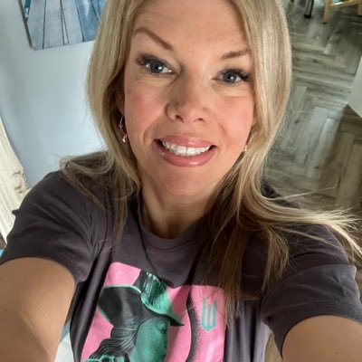 Clinical lead and Director for Raising Rainbows In Roses (CIC). Co-Founder Raising Presence UK. Mental Health Nurse and Trauma Therapist. Prevention of ACES.