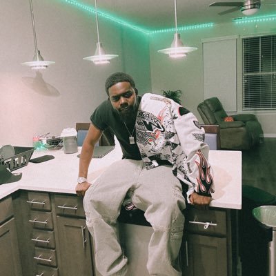 Creative Director 🎥 | RNB SAVANT 🎙️| NC📍| Lets Really talk 🗣️