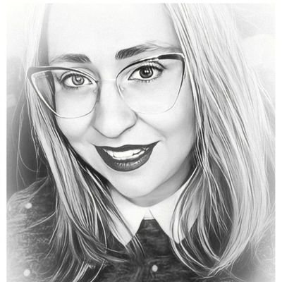 Mercadologa, escritora, soñadora, creativa además de ser #lachicadelasilladeruedas orgullosa chihuahuense y una mexicana enamorada de su pais.