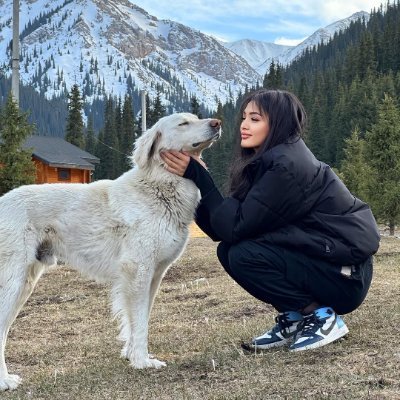 Live more freely after divorce 💁‍♀️ Chat about news 📰 but don't argue — Fitness keeps me focused, skiing brings me joy, and I value peaceful days. 🎿