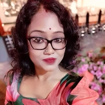 DIE HARD FAN OF SHAHRUKH KHAN. 😘 Gadgets FREAK📱💻 BIRYANI 😋 Travel Lover🧳✈️ Belive in My Lyf, My Rules 🤟🏻 ARISE ♥️