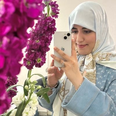 za2000hra's profile picture. عشق آن حدیث نیست که از دل برون شود🤍  💍