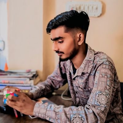 💝Welcome To My Profile💝
🌹 खाटू वाले की कृपा 🌹
✍️My dream Yodha👮♂️
Ziddi Shehzada 🦁घर का chota बेटा हूॅ ! 🦁
🎂Royal Entry On 17 March🍰