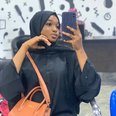 ❤️&💡💃|| up blue 💙|| married💍😍||| I'm a makeup artist 💄Dm for Pr and ads 🙏. https://t.co/pPwaOcCR9z