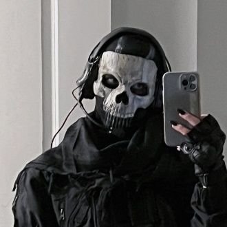 ernblack2's profile picture. 🕊🖤
«طبیعت در وجود من انسانیت اصول من»