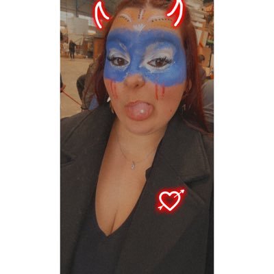 • 25YO•Nantes•Réceptionniste Hôtelière•🦻🏼•👑•Carnavalière Nantaise•Insta: miss.happy.curvy •