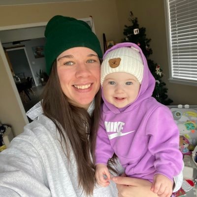 lyss_hall's profile picture. 