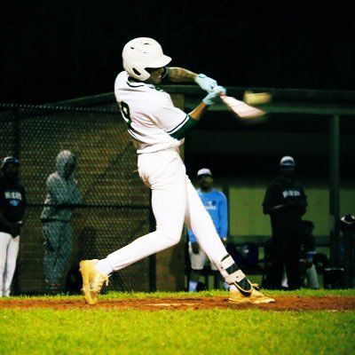 Steven Rojas G CO2025 MIF/utility hight 6’0 weight170 3.3gpa at Langston Hughes high Por mi abuelo 🇨🇺contact info: 4049225333 email sreeveen@icloud.com