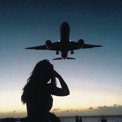 Viajera. Miro todo lo que sale en la televisión.. Soy Fan del mejor canal de noticias de Argentina, lo dejo a tu criterio.