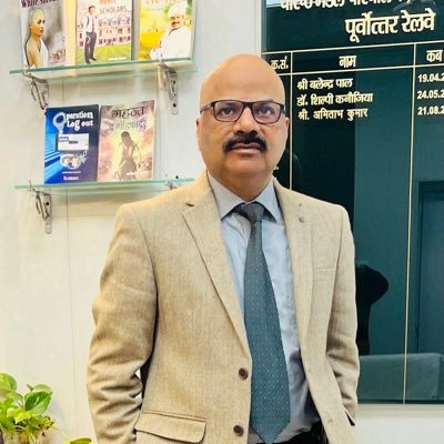 IRTS & Storyteller “अदरक की तरह रही अपनी ज़िंदगी उतना ही सुधरे,जितना कूटे गए 😊”