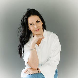 mvmntleadership's profile picture. Helping high-achieving leaders break patterns, build confidence & lead with purpose. No quick fixes, just real transformation.