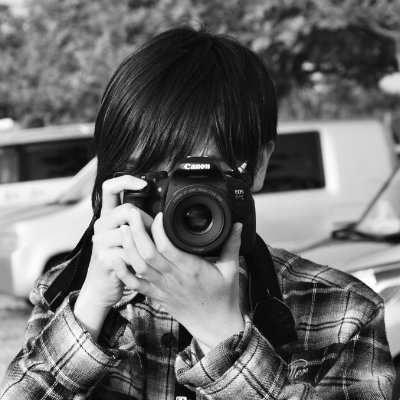 沖縄のクール・ボーイッシュ・闇落ち女性ポートレート写真屋したり、コスプレ撮ったり、浮浪カメラマンしてます。
RTミュート推奨。写真作品は #Zuki_photo @Zuki_photo_may から。8964