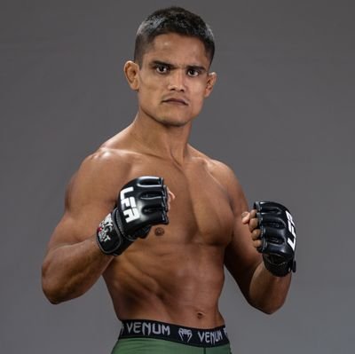 BJJ/luta-livre (black-belt)
Kruang preto 🥊
Bantamweight/Featherweight/
19 Win - 2 loss