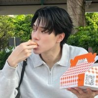 . (@hirunkitw) 's Twitter Profile
