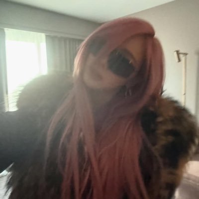 v4mpiredior's profile picture. can you make it feel like home if I tell you you're mine?