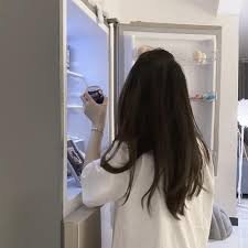 ElseHowell53679's profile picture. 