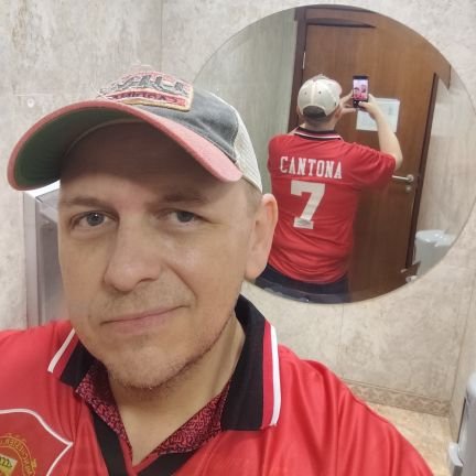 Odontólogo😷
Fifí 😎
#Halamadrid ⚽
#Seahawks 🏈
#Geek de closet 💻
Odio hablar por 📱
Sígueme en @drluisurra https://t.co/Wnv0Cy1Swn