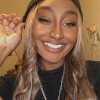 Gigi✨ (@shewholaugh) Twitter profile photo