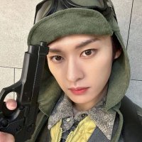 j ⋆ will see skz (@jvdedeetz) 's Twitter Profile