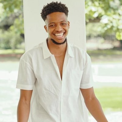 in a small world, with big dreams.🅿️Influencer Strategist💰| Hip-Hop Artist 🎙| Colourist🎨