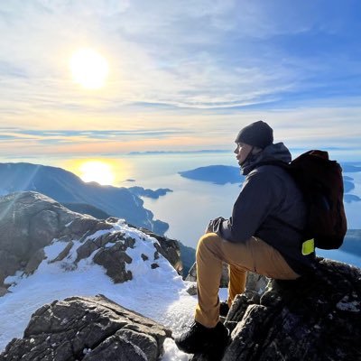 criscezar's profile picture. Building custom GPTs.