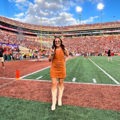Megan1Hoffman's profile picture. Director of Operations, Texas Tennis 🤘🏻