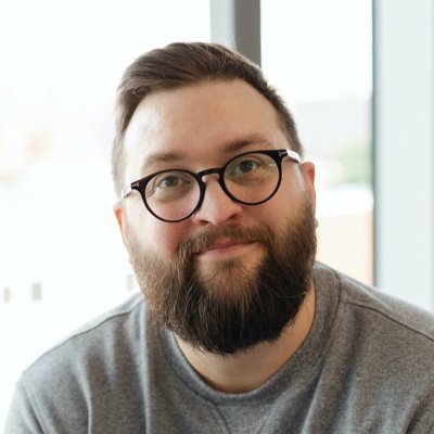 💻 CEO & Co-founder of @giraffesm | 🫶 Author of Human-First Marketing | ♟️ Strategy Director & Husband at Leah Marie Photography