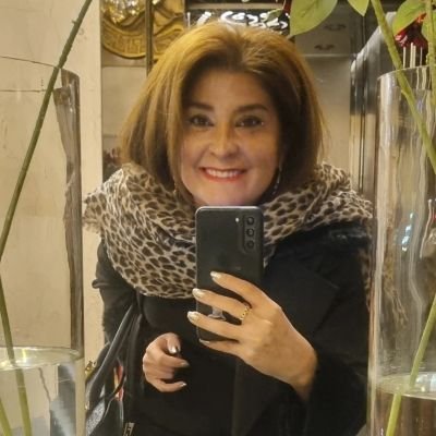 بخوان نوشتهام را!
از زمان دیگری آمدهام،
از سوسنی که لای کتاب بود.