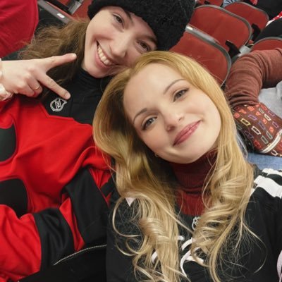 ✨⛸️ co-host of 1st NJ Devils Girly Pop Podcast 💕 New pod weekly 🏒 💗hockey is 4 everyone 🥰 #TeamSeatGeek Use code HOTGIRLSHOCKEY for $20 off 1st purchase