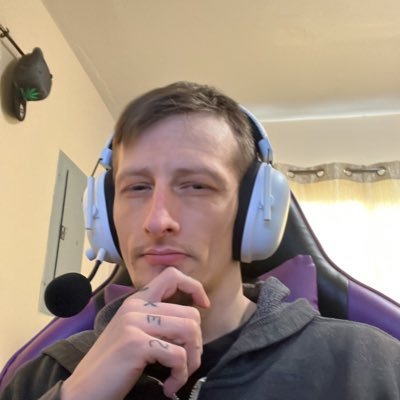 my name is Alexandrew but you can call me Tommy Horton. just your average cod player from USA 🇺🇸 Streamer for @AboveFaction