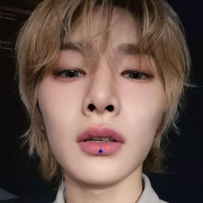 🍉 | dip my pen in pain to paint you better days ☆ — #스트레이키즈 ᶻ 𝗓 𐰁 ˖ ° . https://t.co/sGh4c7xANk