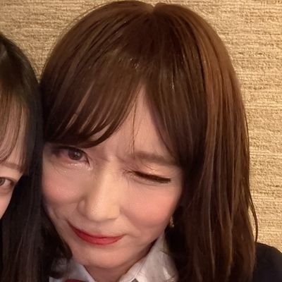 ここ数年で、改めて女装に目覚めて月数回活動してます。極度の脚フェチおよびMなので同趣味の方々いらっしゃったら絡んでいただけるとうれしいです。