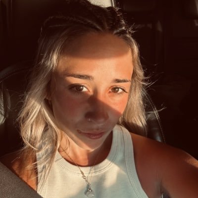 ariannaseitzok's profile picture. única cuenta.