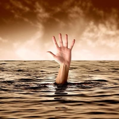بە ئەندازەی نزیڪیت لەخودا دڵ خۆشیت بەردەڪــــەوێ
دڵتەنگی زەنگی دووریــــە...!