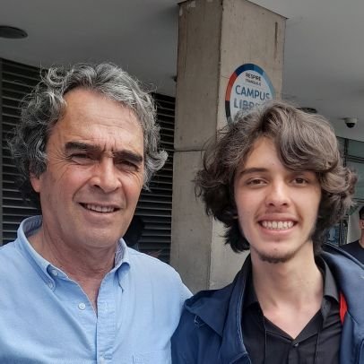 | Historia | Gobierno y Asuntos Públicos | @uniandes | Objetivo y neutral | Opiniones personales |