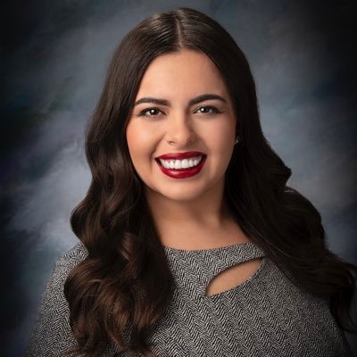 Emmy-winning Journalist turned Publicist for @trosperpr. Retired Emo Kid 🖤 #GoKnightsGo! Se habla español 🇲🇽 Opinions are mine. RT/likes not endorsements.