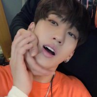 cla 🧚🏽♀️ #1 changlix enjoyer!! (@fairyngbok) 's Twitter Profile Photo cla 🧚🏽♀️ #1 changlix enjoyer!! (@fairyngbok) 's Twitter Profile Photo