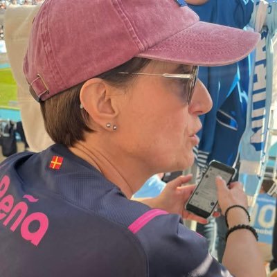 akinnaannika's profile picture. Hänger på Twitter för Malmö FF. Journalist. Mästare. Twittrar som privatperson ⭐️⭐️