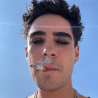 rach⁷ (@vantaeshit) 's Twitter Profile