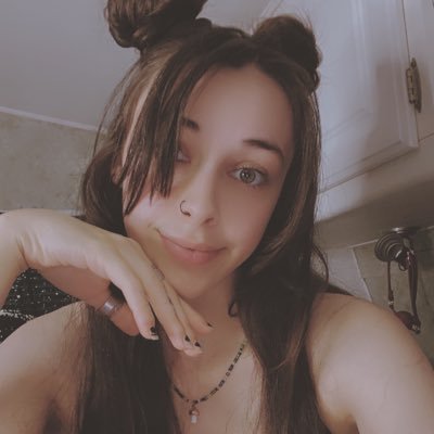 hippie024chick's profile picture. OF links⬇️ 🔗 I follow back ✨