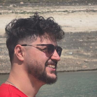 first__blood_'s profile picture. 💙👑💙

عاشقی شیوه رندان بلاکش باشد