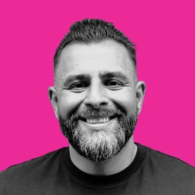 I help tech leaders launch bold ideas faster, leaner & with less risk 💥 | Founder @wearenuom @mindorainc | AI, startups, design, digital innovation 🚀