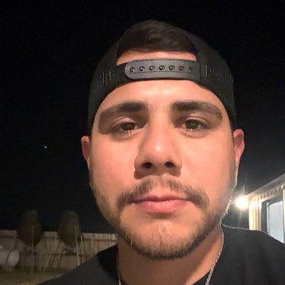 aaronsal417's profile picture. Husband & Father! 💪🏽 #FamilyFirst